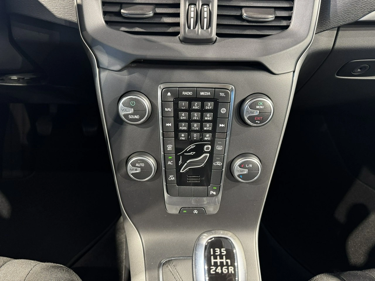 Volvo V40 Cross Country - Zdjęcie 22