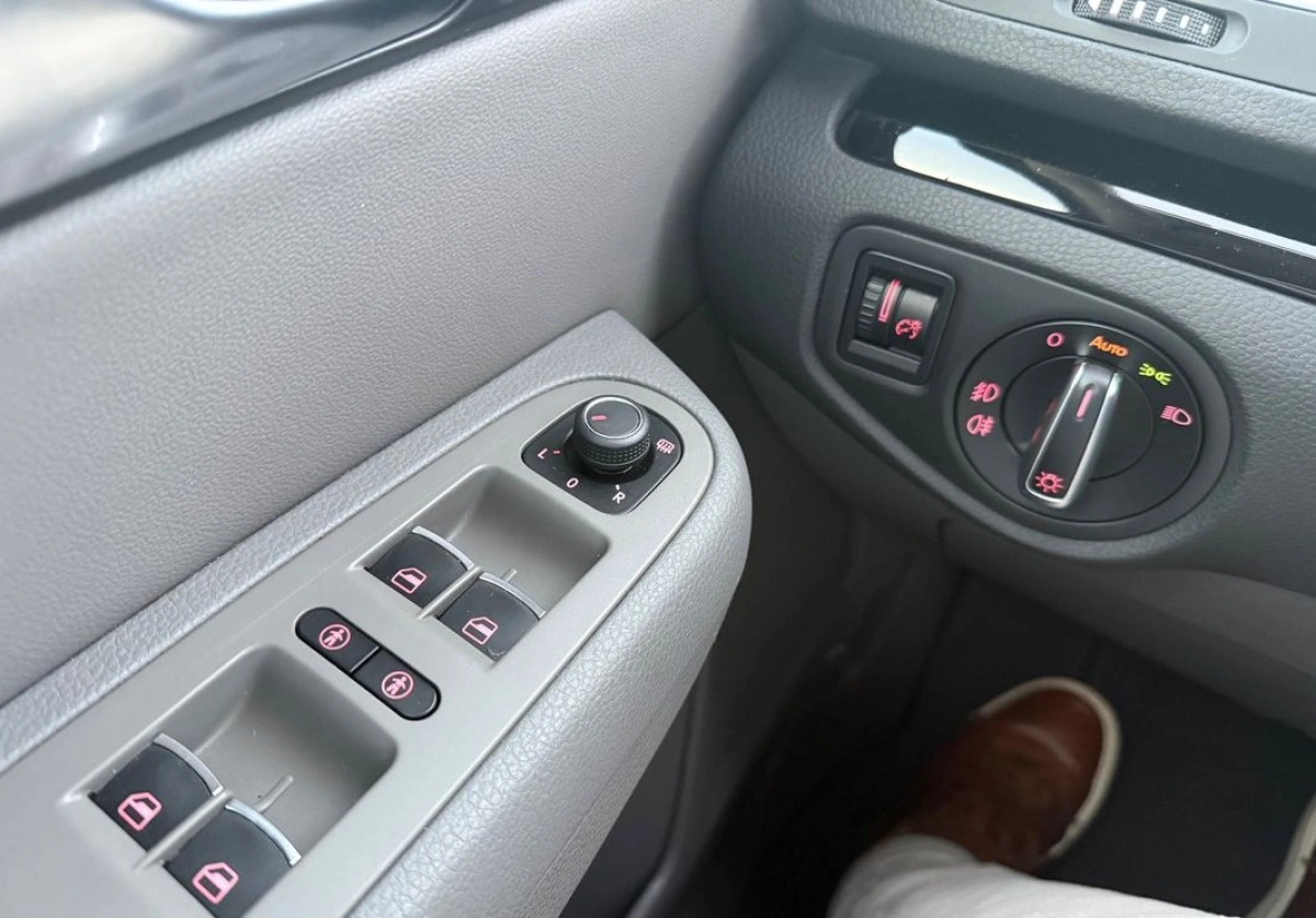 Volkswagen Sharan - Zdjęcie 23