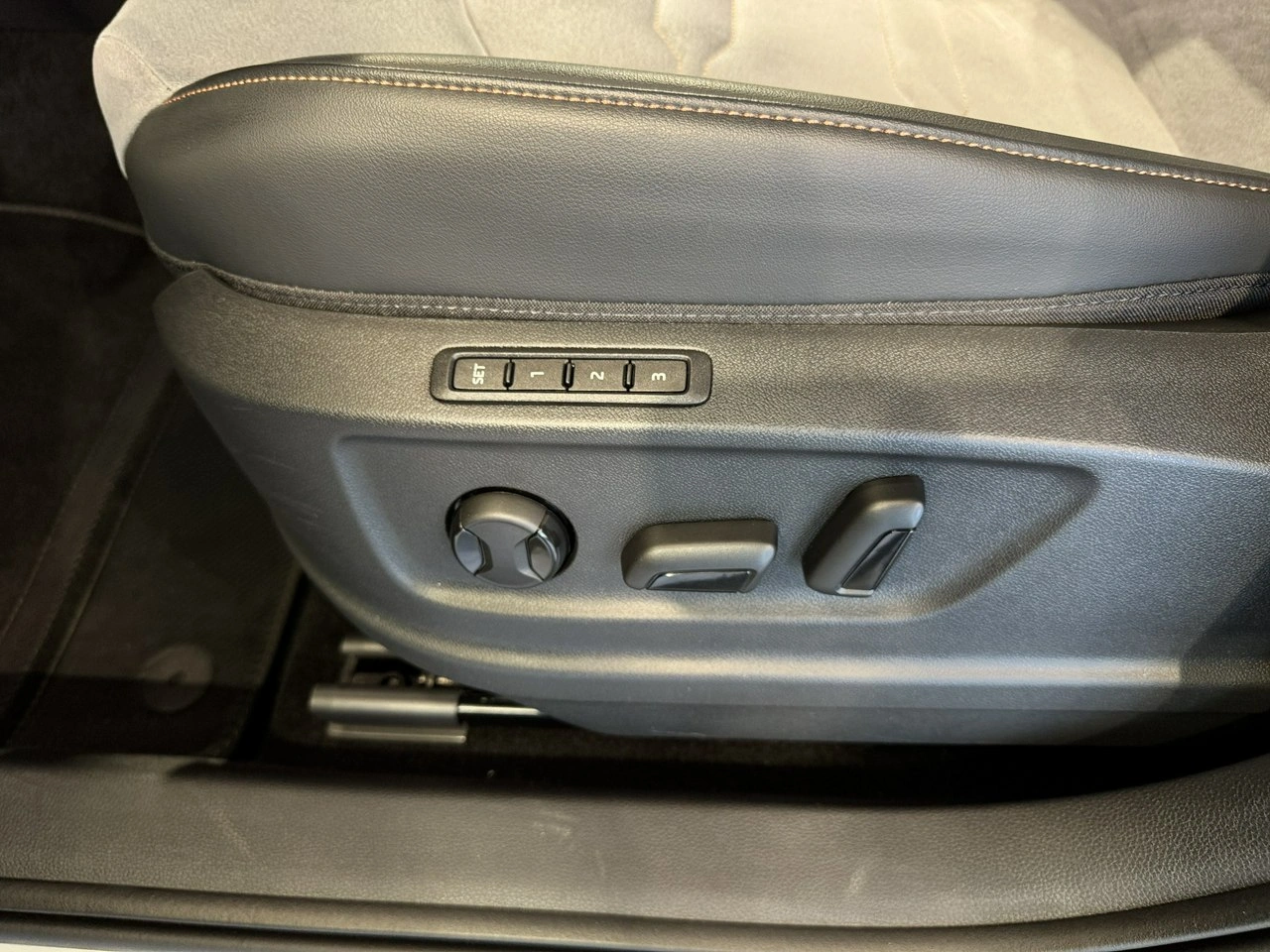 Cupra Ateca - Zdjęcie 20