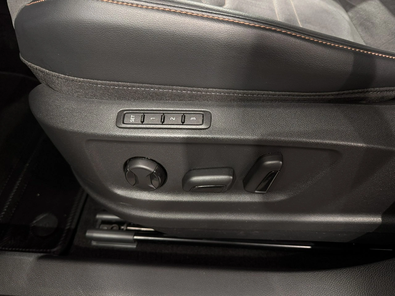 Cupra Ateca - Zdjęcie 12