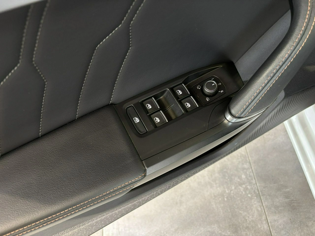 Cupra Leon Sportstourer - Zdjęcie 25