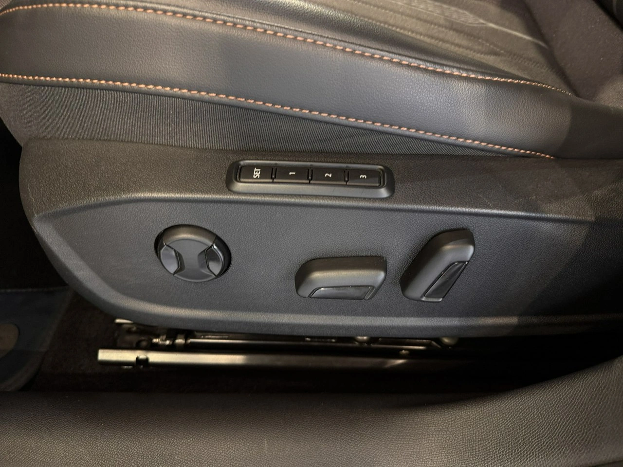 Cupra Leon Sportstourer - Zdjęcie 19