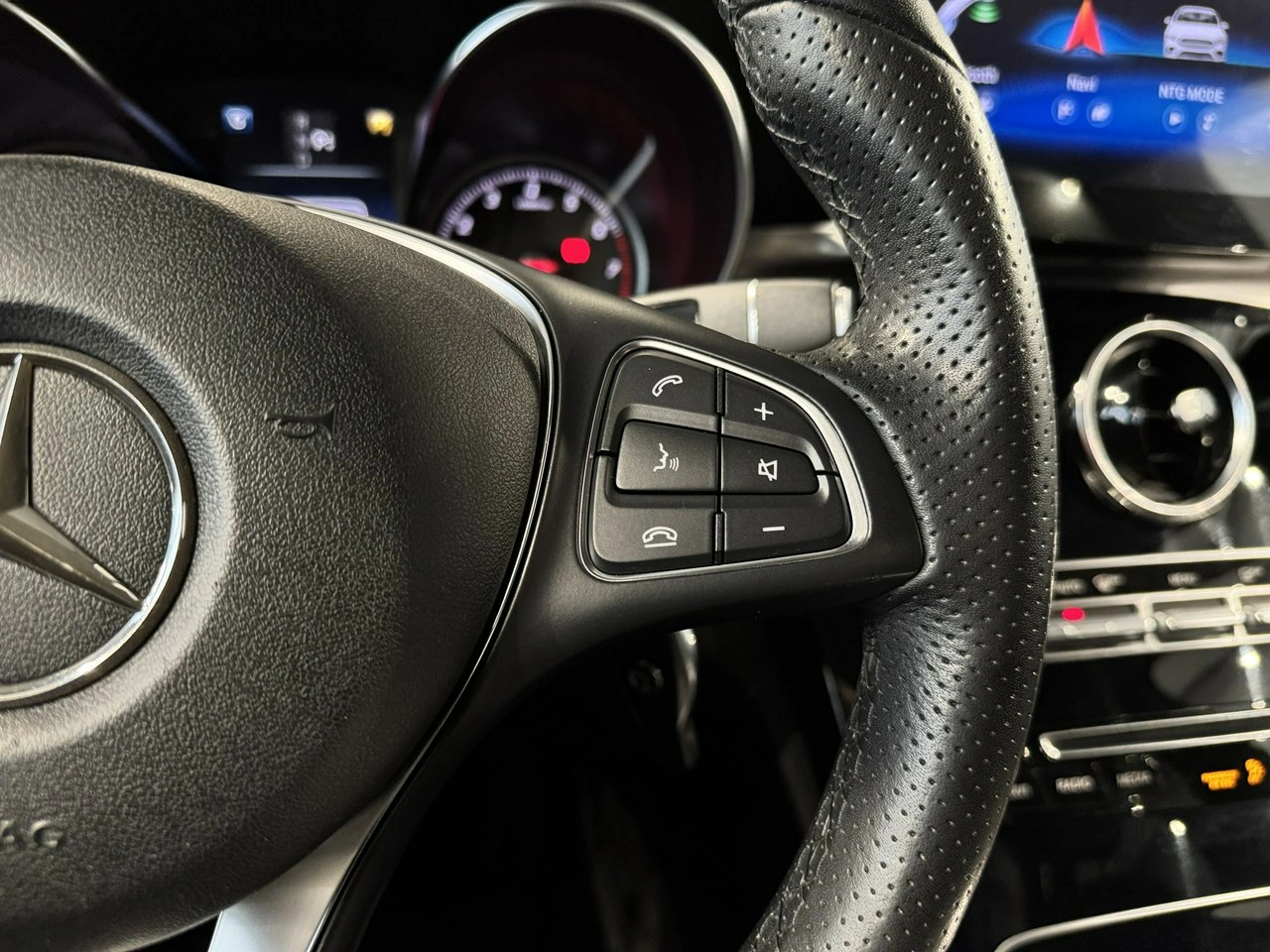 Mercedes C 200 - Zdjęcie 24