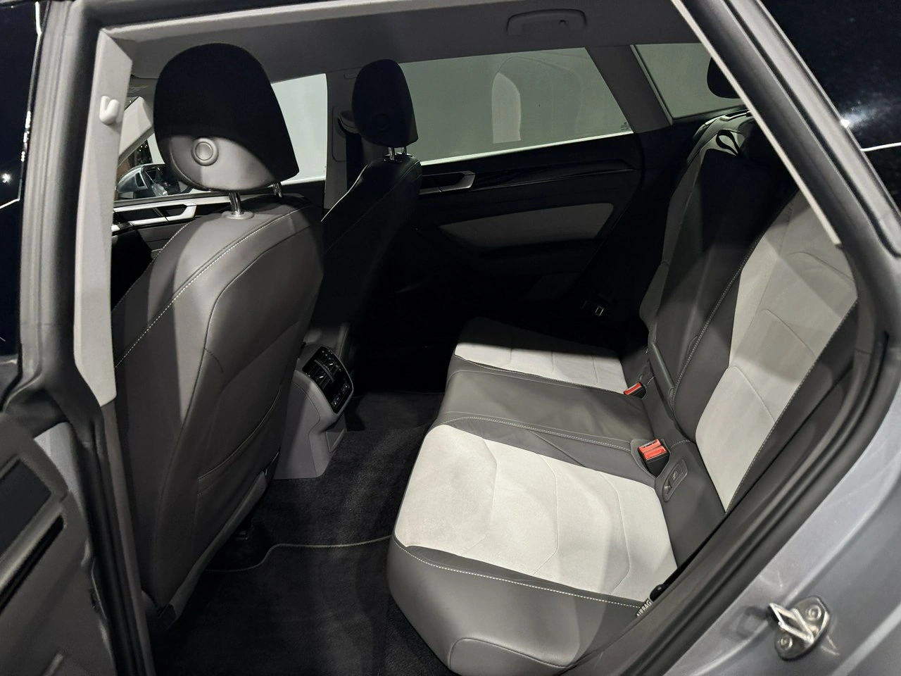 Volkswagen Arteon - Zdjęcie 13