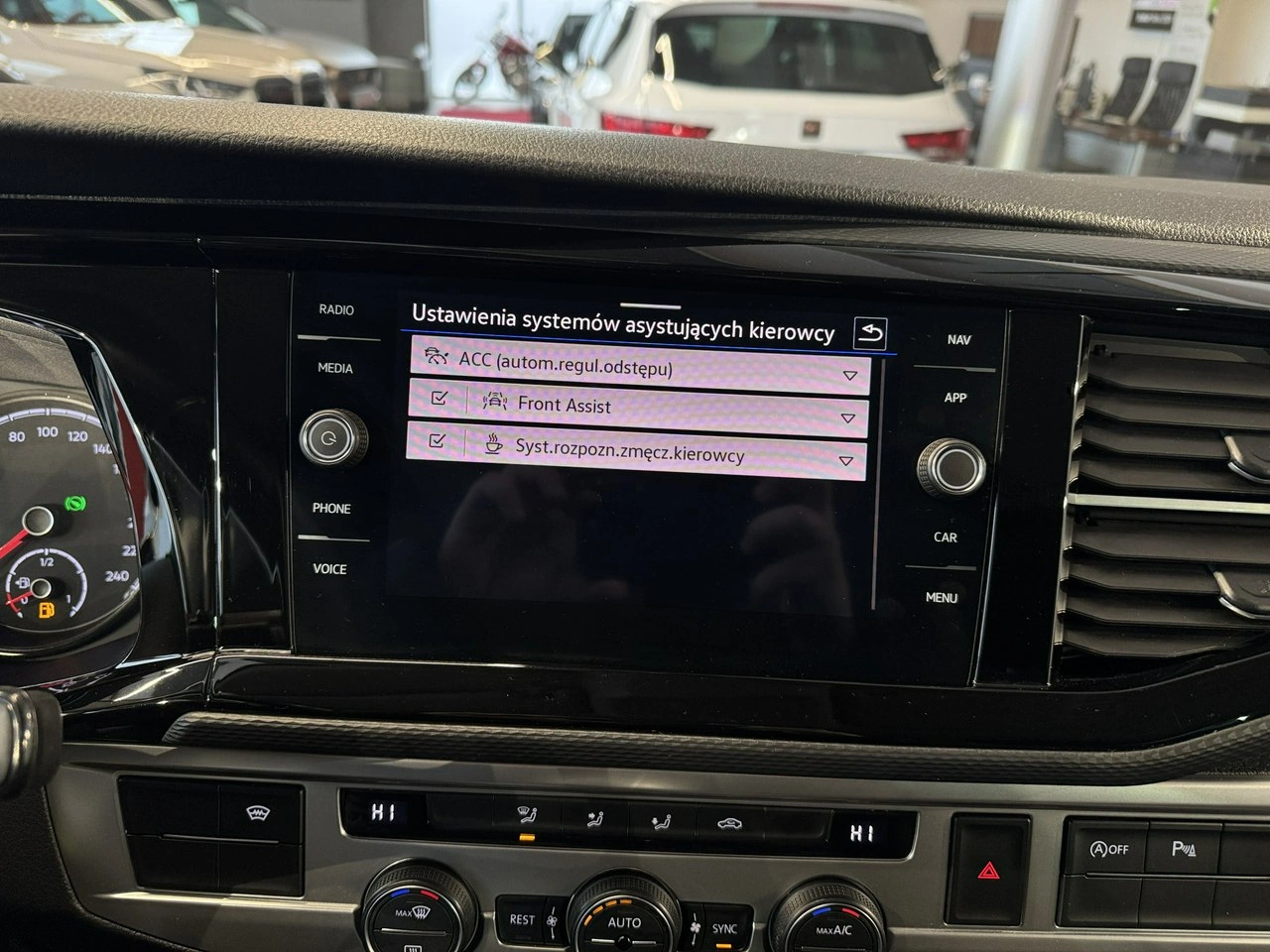 Volkswagen Multivan - Zdjęcie 27