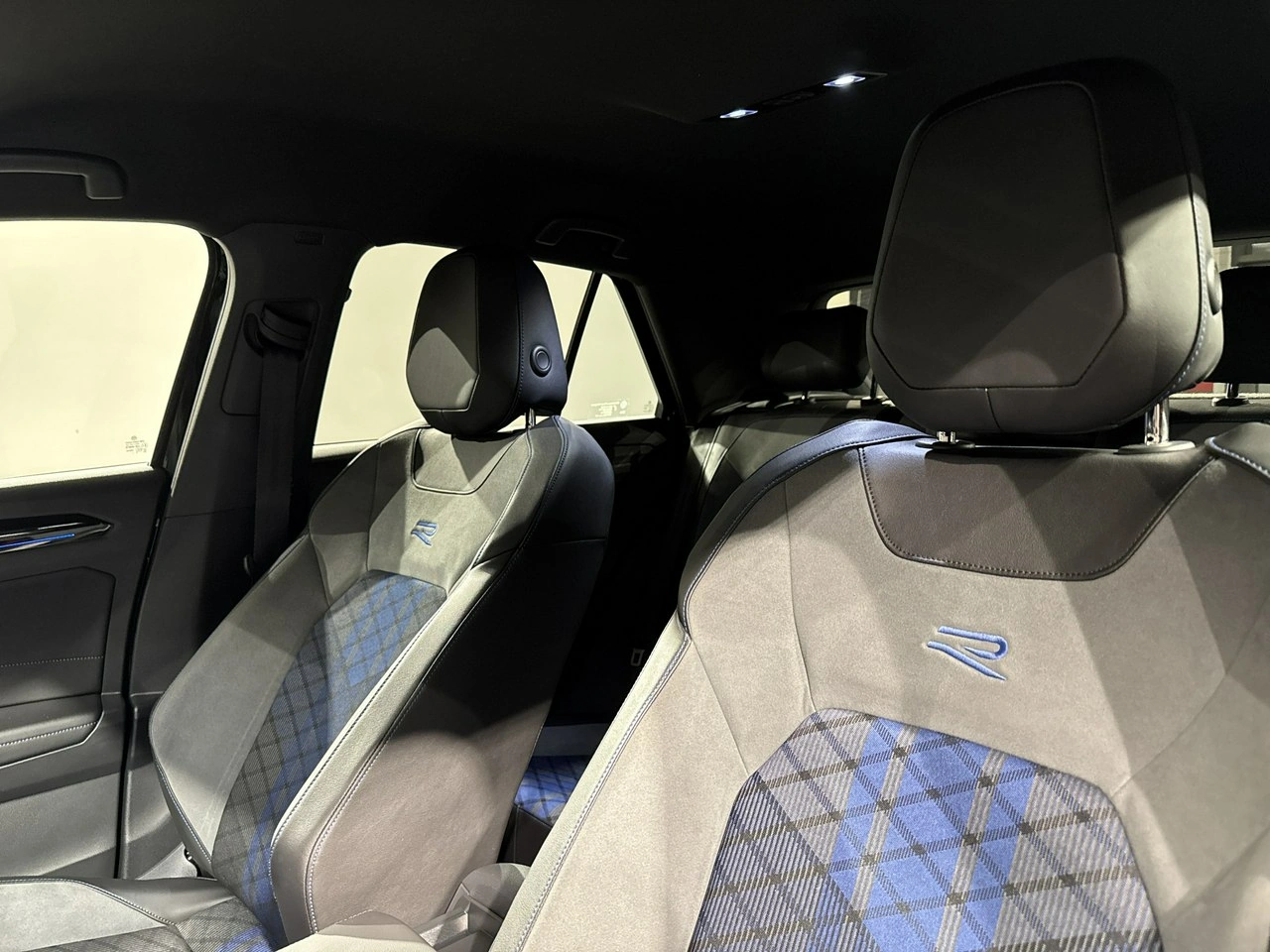 Volkswagen T-Roc - Zdjęcie 13