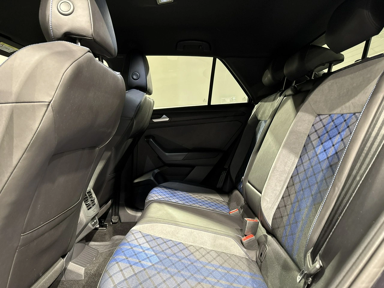 Volkswagen T-Roc - Zdjęcie 14