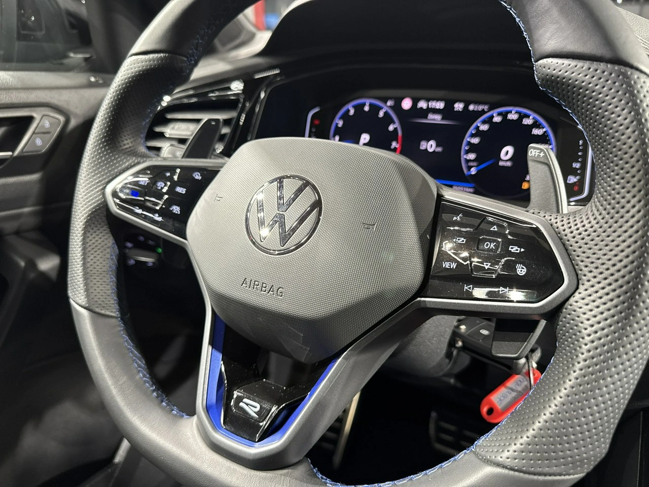 Volkswagen T-Roc - Zdjęcie 18