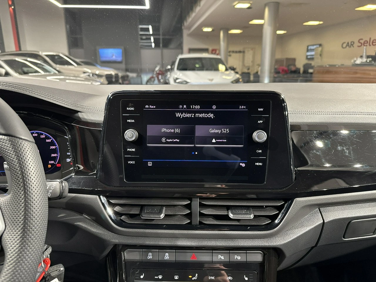 Volkswagen T-Roc - Zdjęcie 21