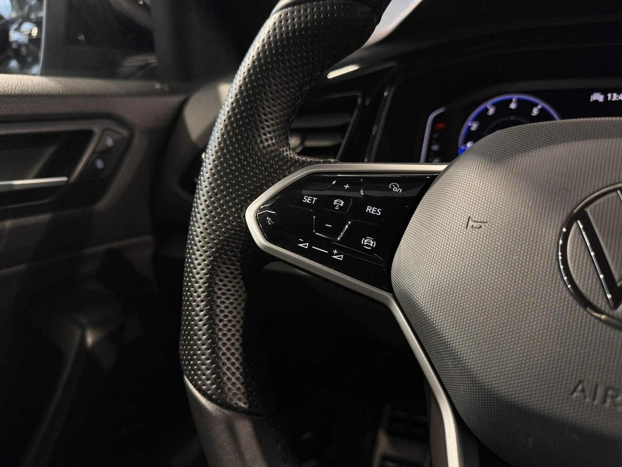 Volkswagen T-Roc - Zdjęcie 17