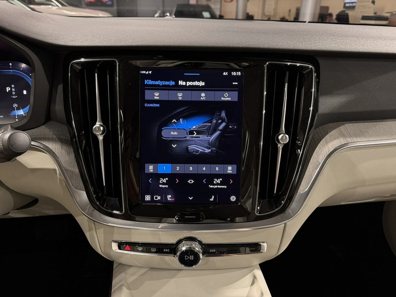 Volvo S60 - Zdjęcie 28