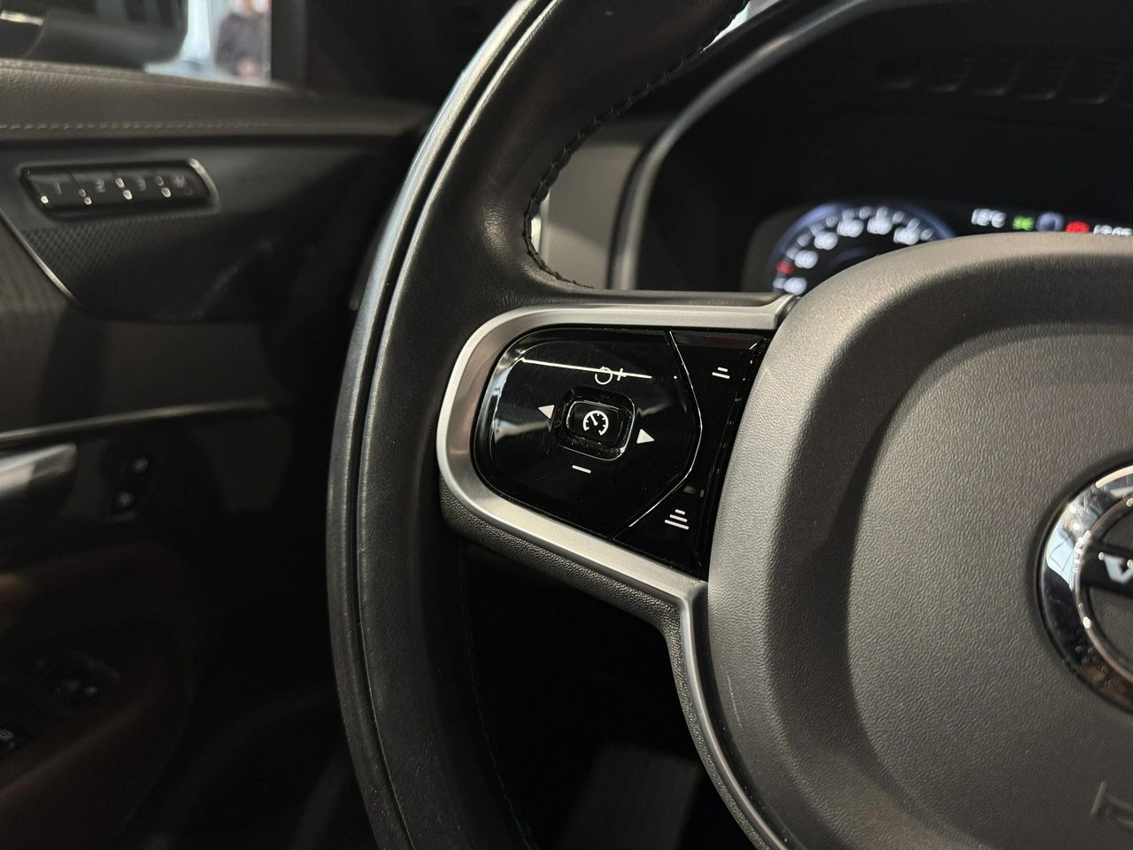 Volvo XC 90 - Zdjęcie 24