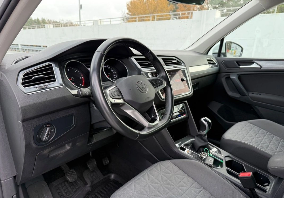 Volkswagen Tiguan - Zdjęcie 15