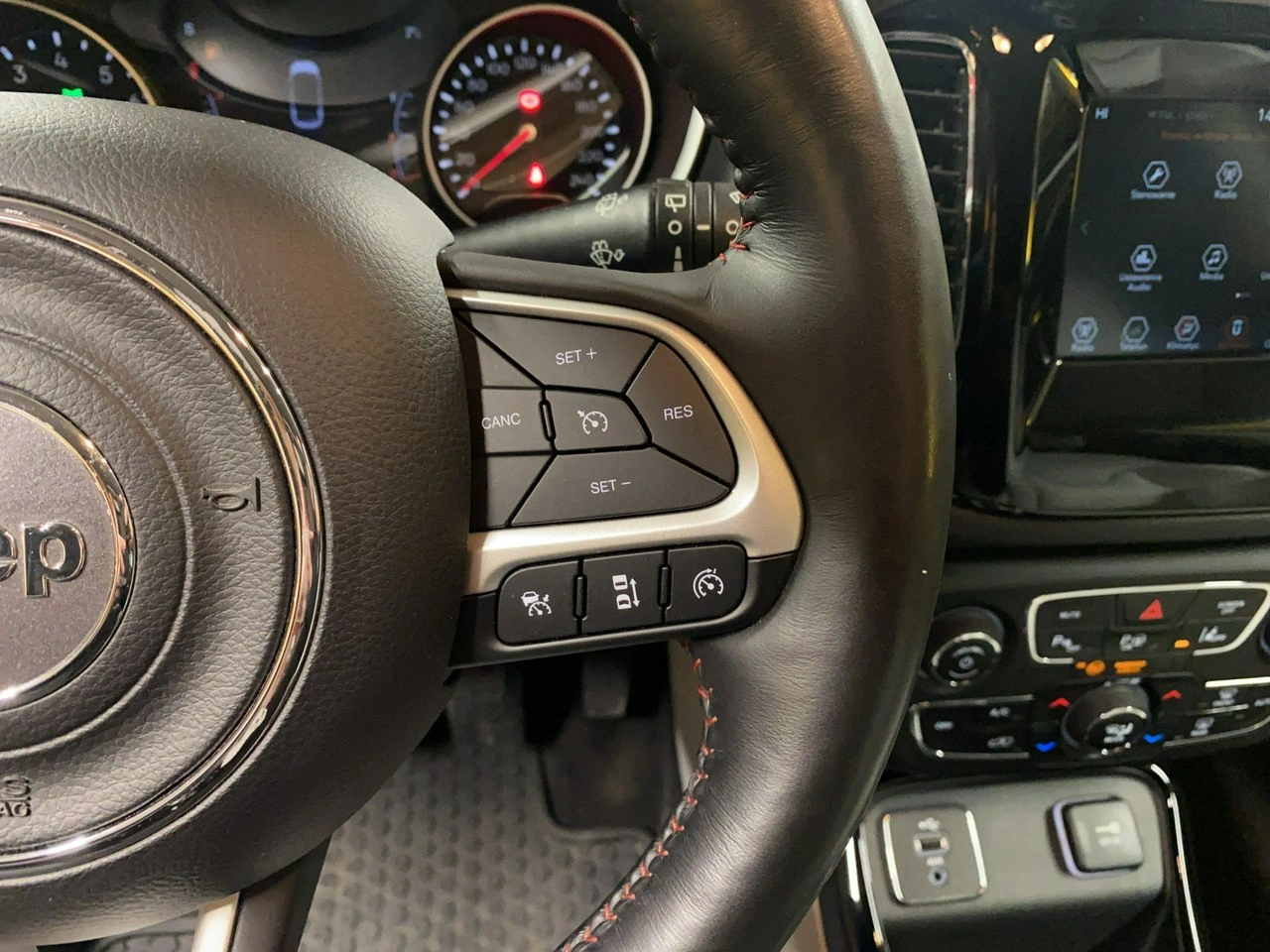 Jeep Compass - Zdjęcie 22