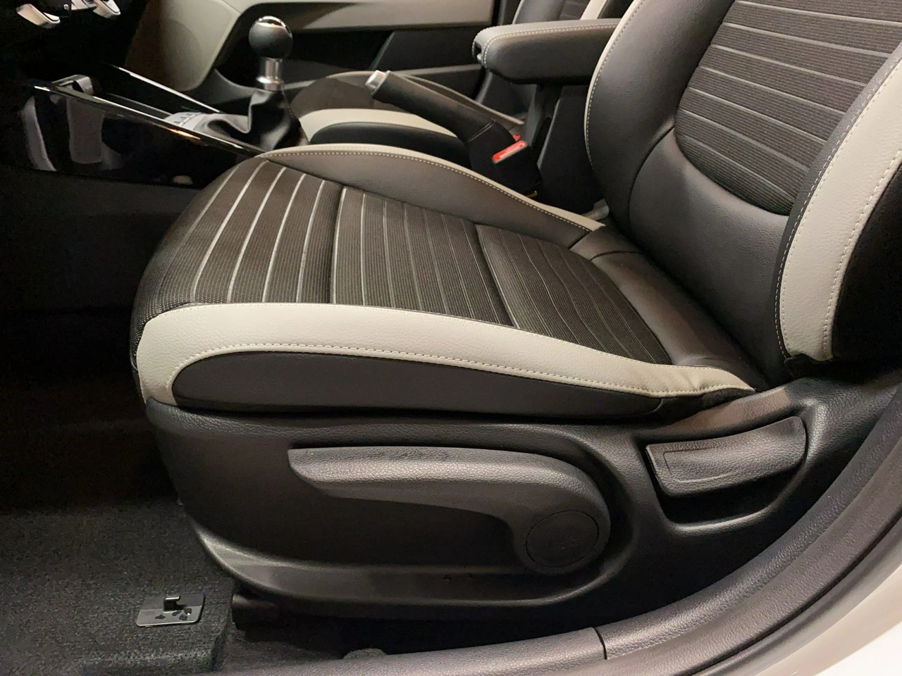 Kia Stonic - Zdjęcie 12