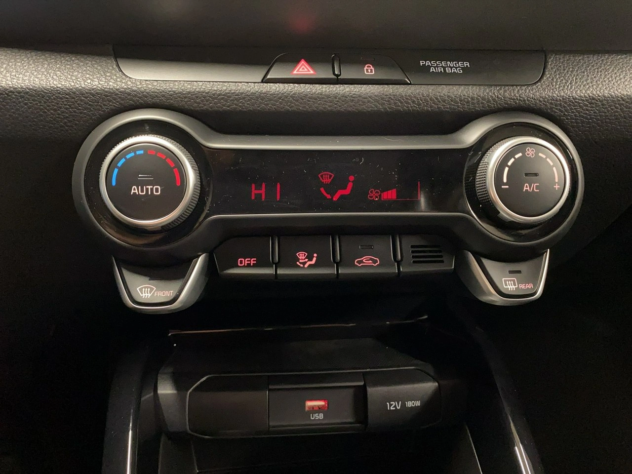 Kia Stonic - Zdjęcie 27