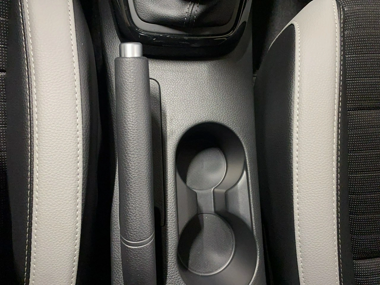 Kia Stonic - Zdjęcie 30