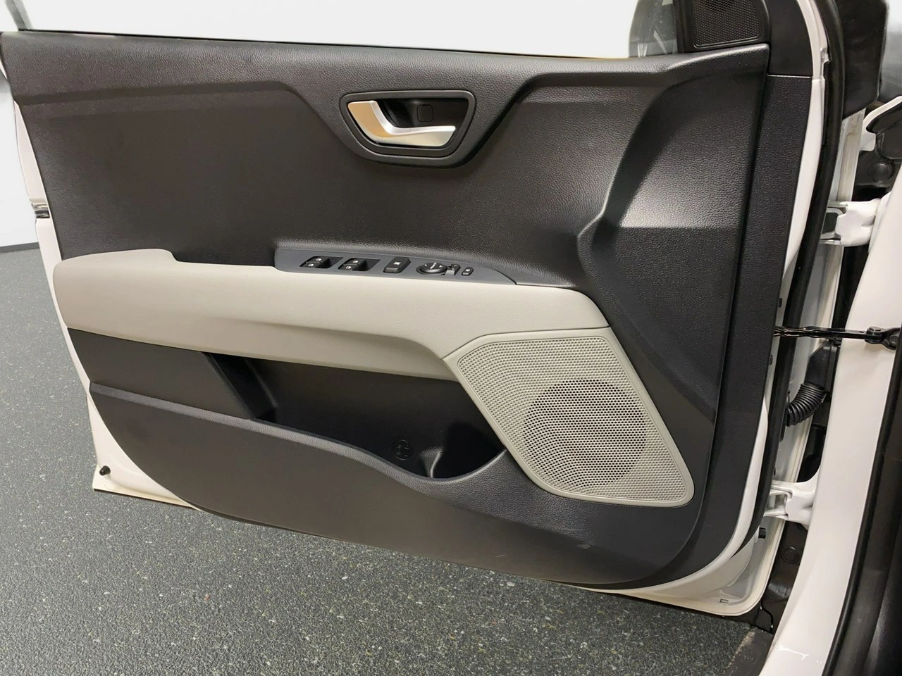 Kia Stonic - Zdjęcie 31