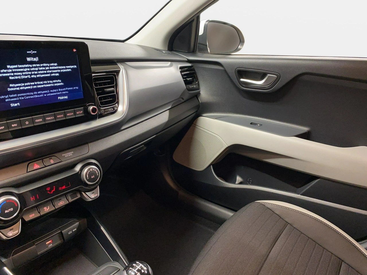 Kia Stonic - Zdjęcie 32