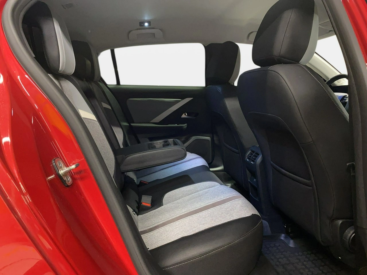 Opel Astra - Zdjęcie 13