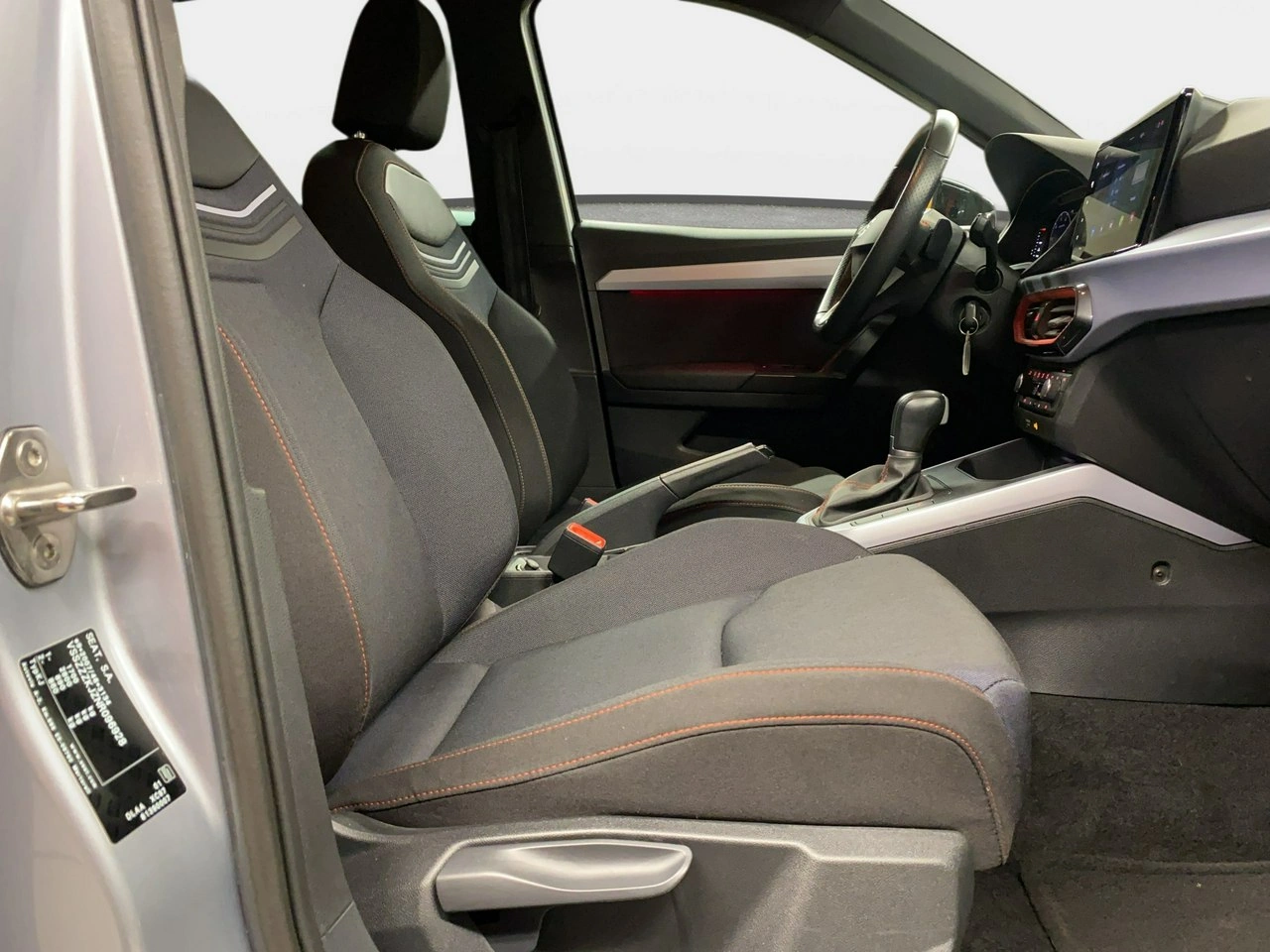 Seat Arona - Zdjęcie 11