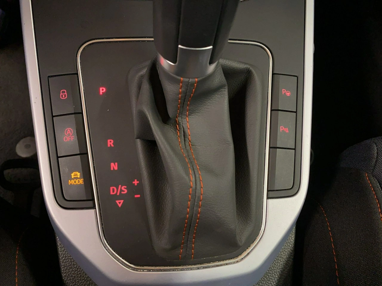 Seat Arona - Zdjęcie 24