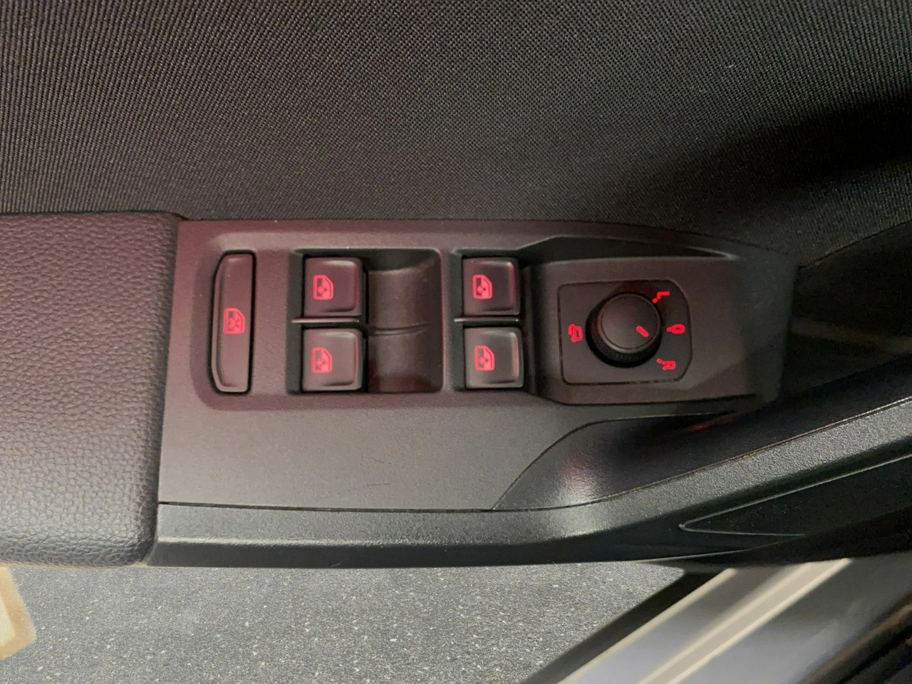 Seat Arona - Zdjęcie 29