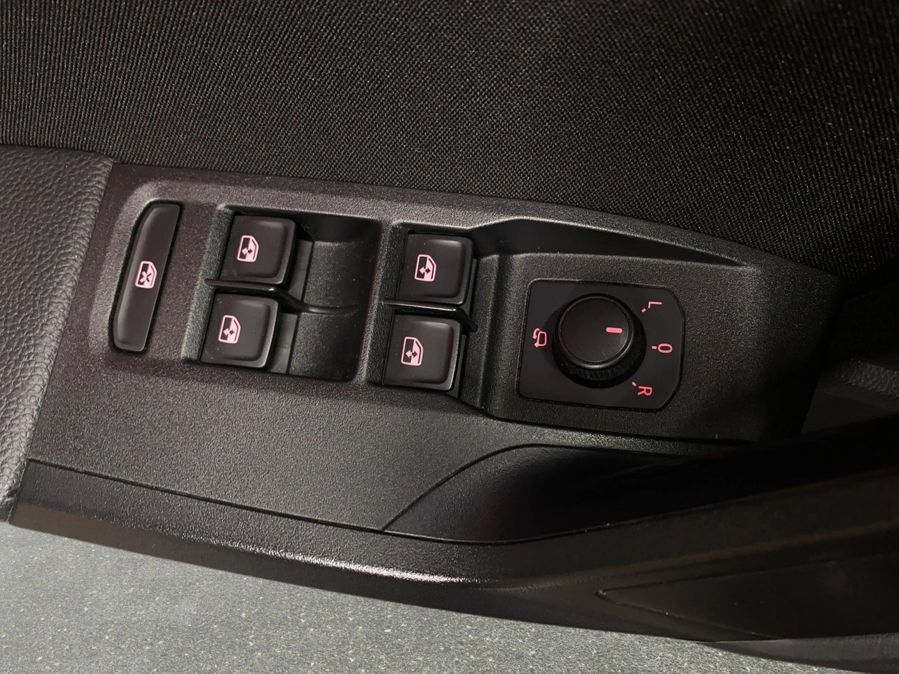 Seat Arona - Zdjęcie 34