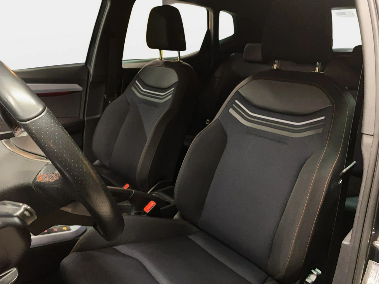 Seat Arona - Zdjęcie 35