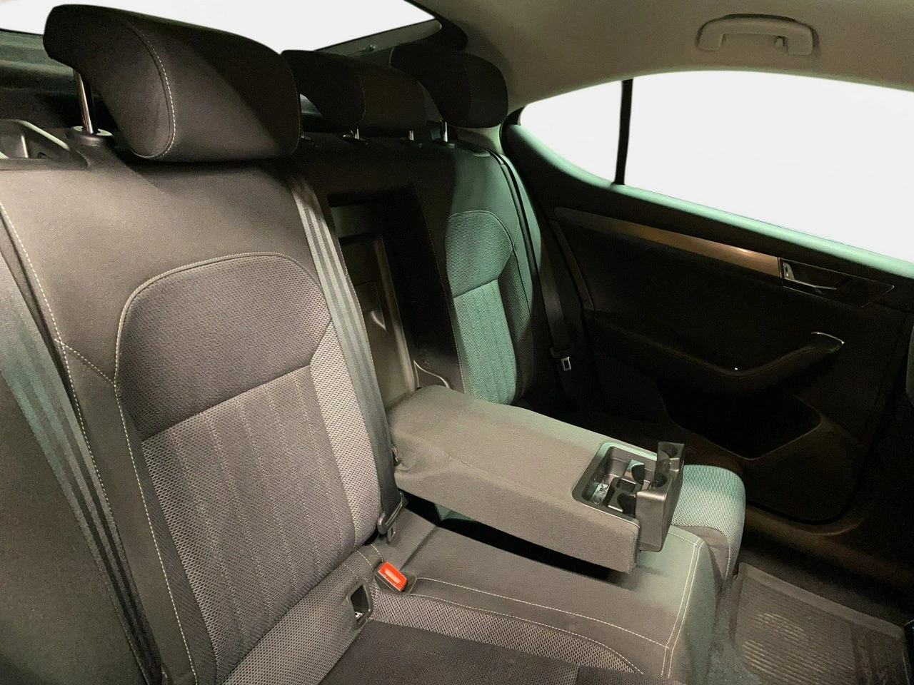 Skoda Superb - Zdjęcie 16