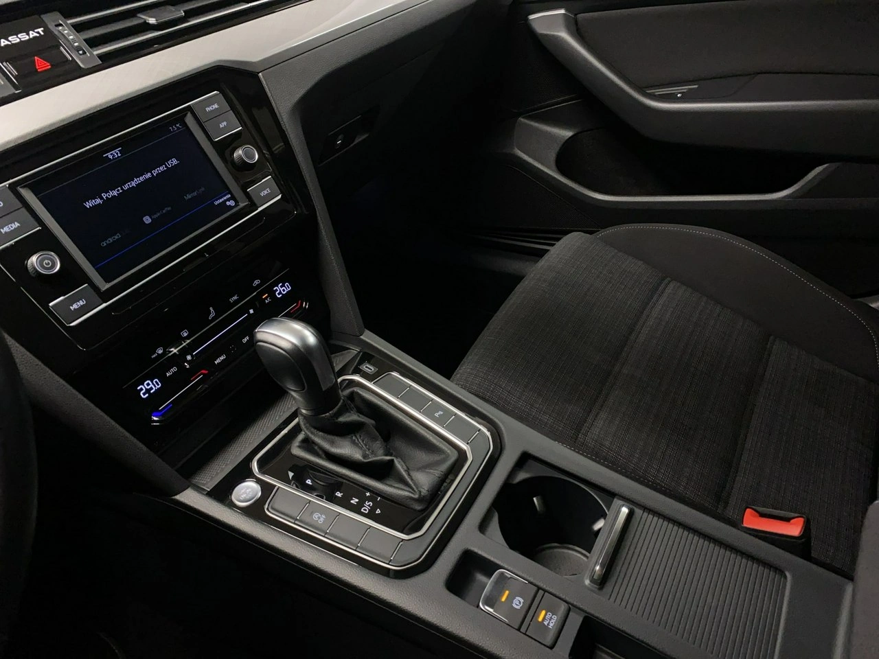 Volkswagen Passat - Zdjęcie 30