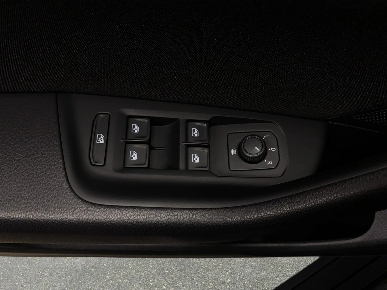 Volkswagen Passat - Zdjęcie 35