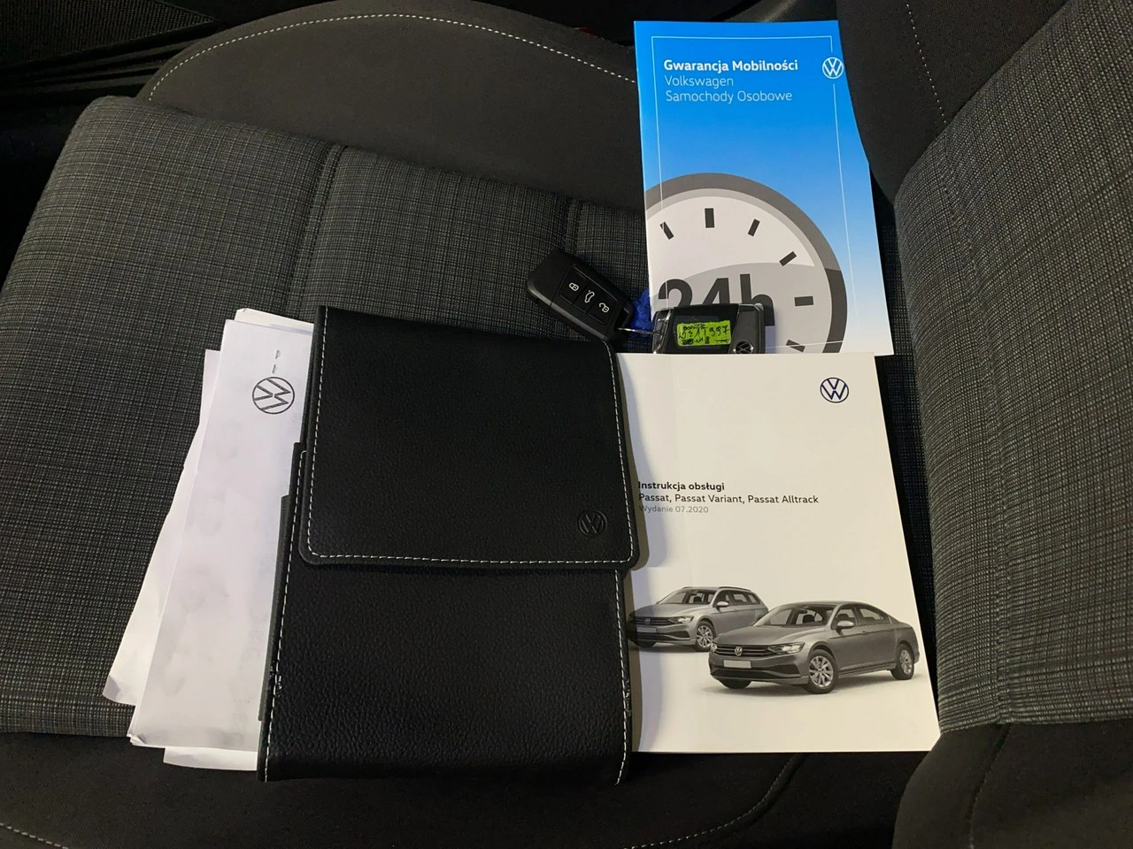 Volkswagen Passat - Zdjęcie 37