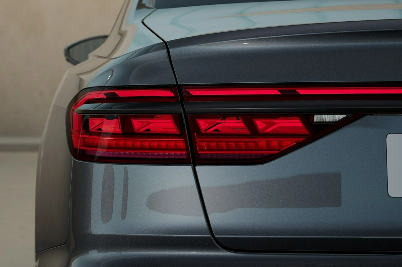 Audi A8 - Zdjęcie 5