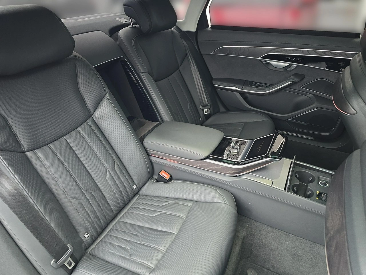 Audi A8 - Zdjęcie 10