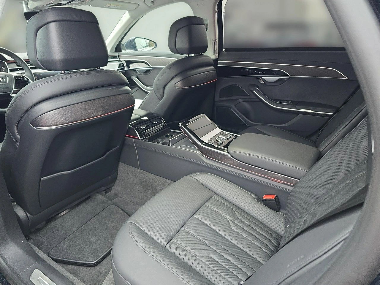 Audi A8 - Zdjęcie 30