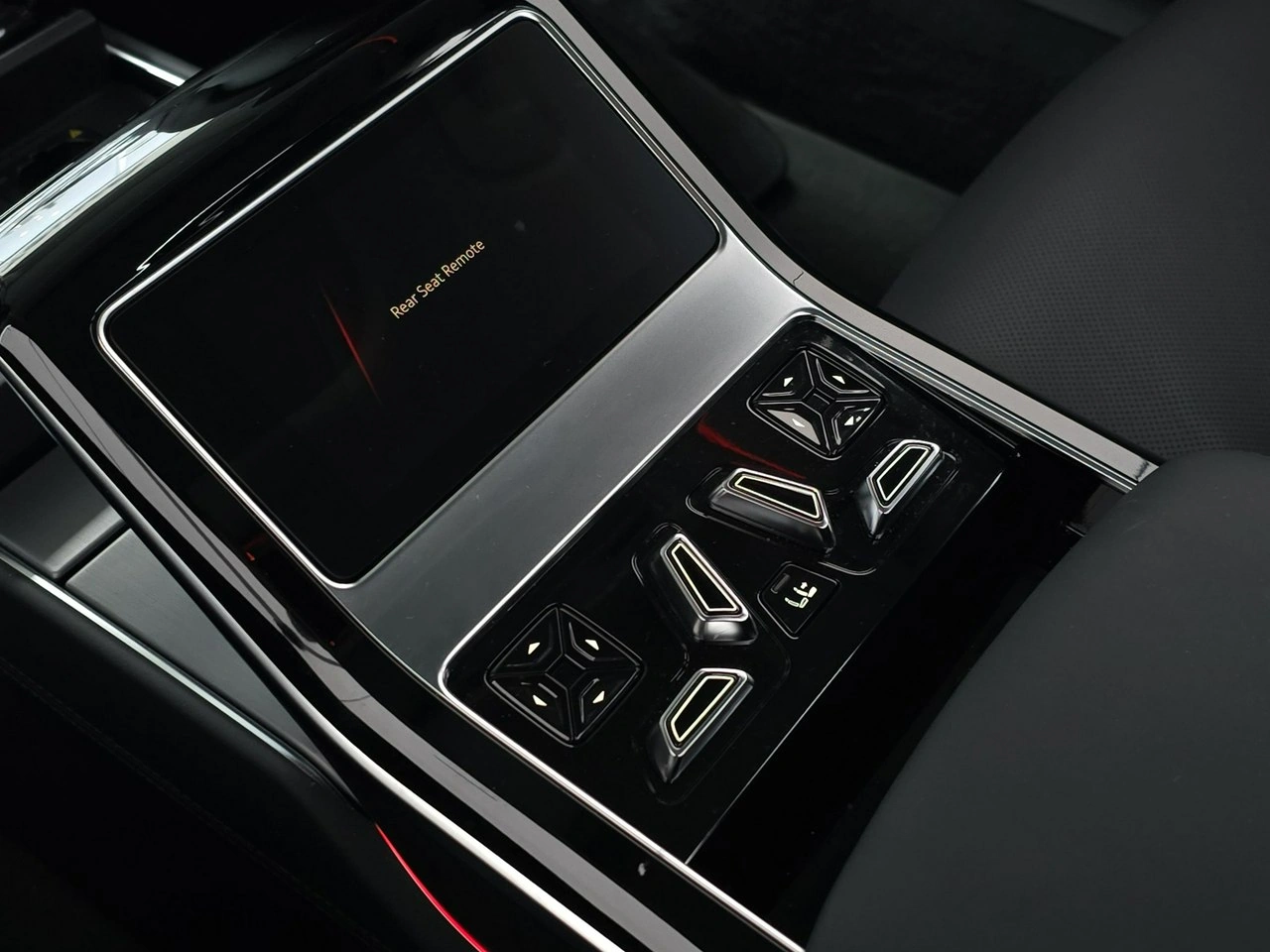 Audi A8 - Zdjęcie 31