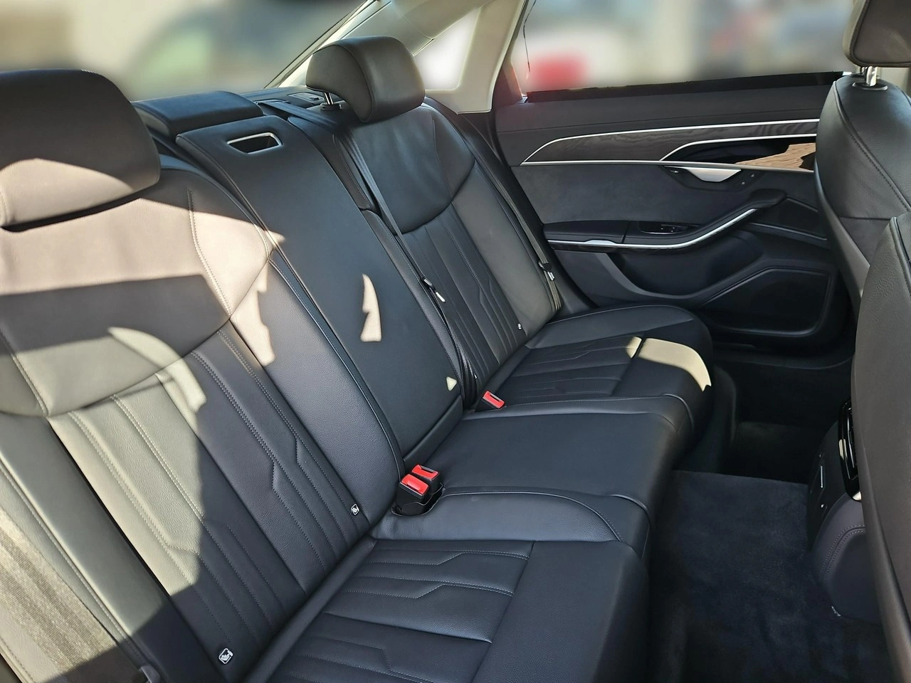 Audi A8 - Zdjęcie 10