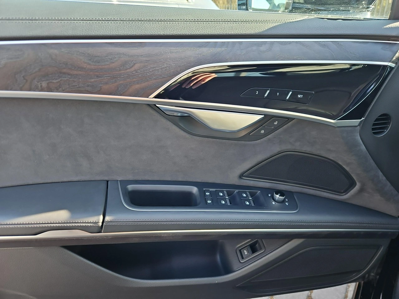 Audi A8 - Zdjęcie 20