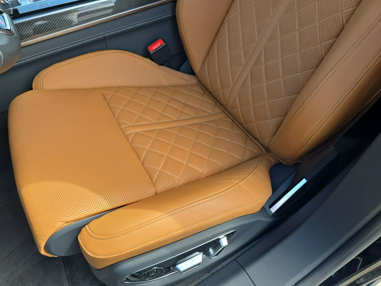 Audi A8 - Zdjęcie 11