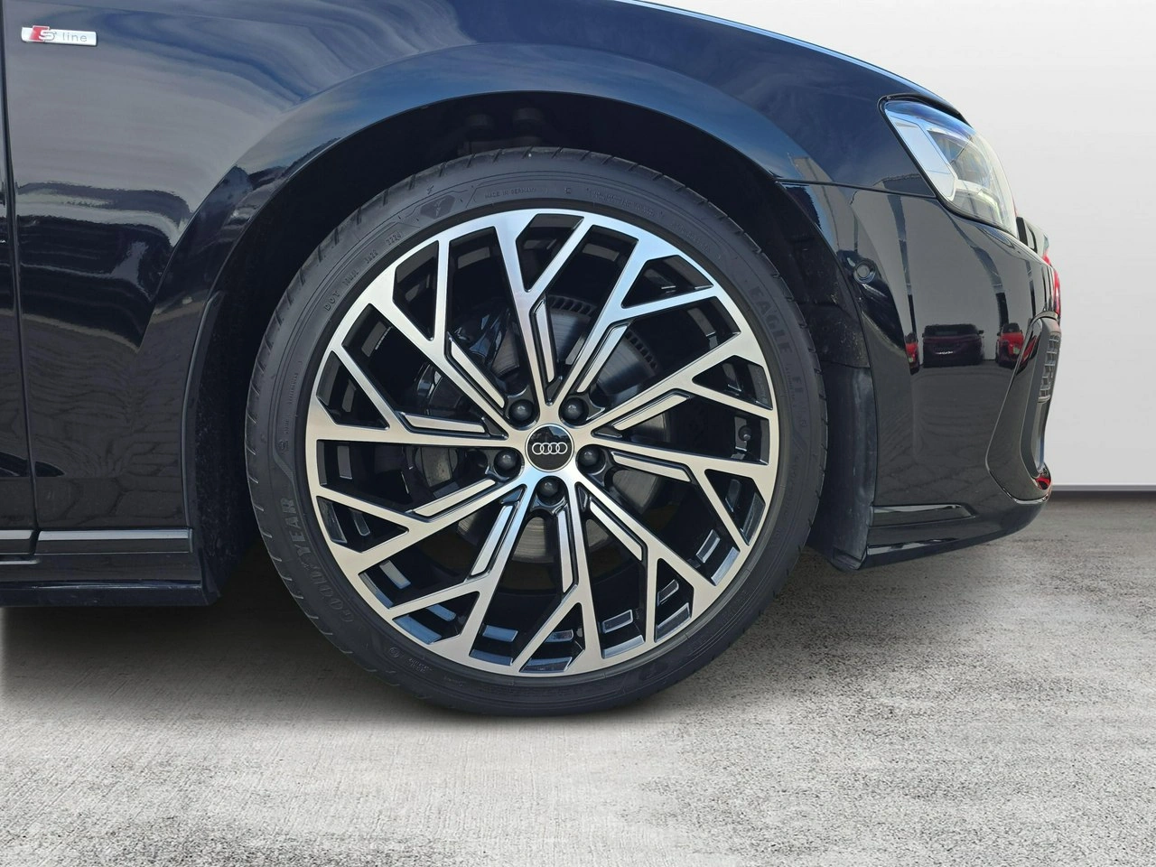 Audi A8 - Zdjęcie 15