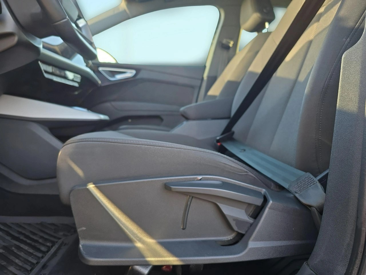 Audi Q4 e-tron - Zdjęcie 10