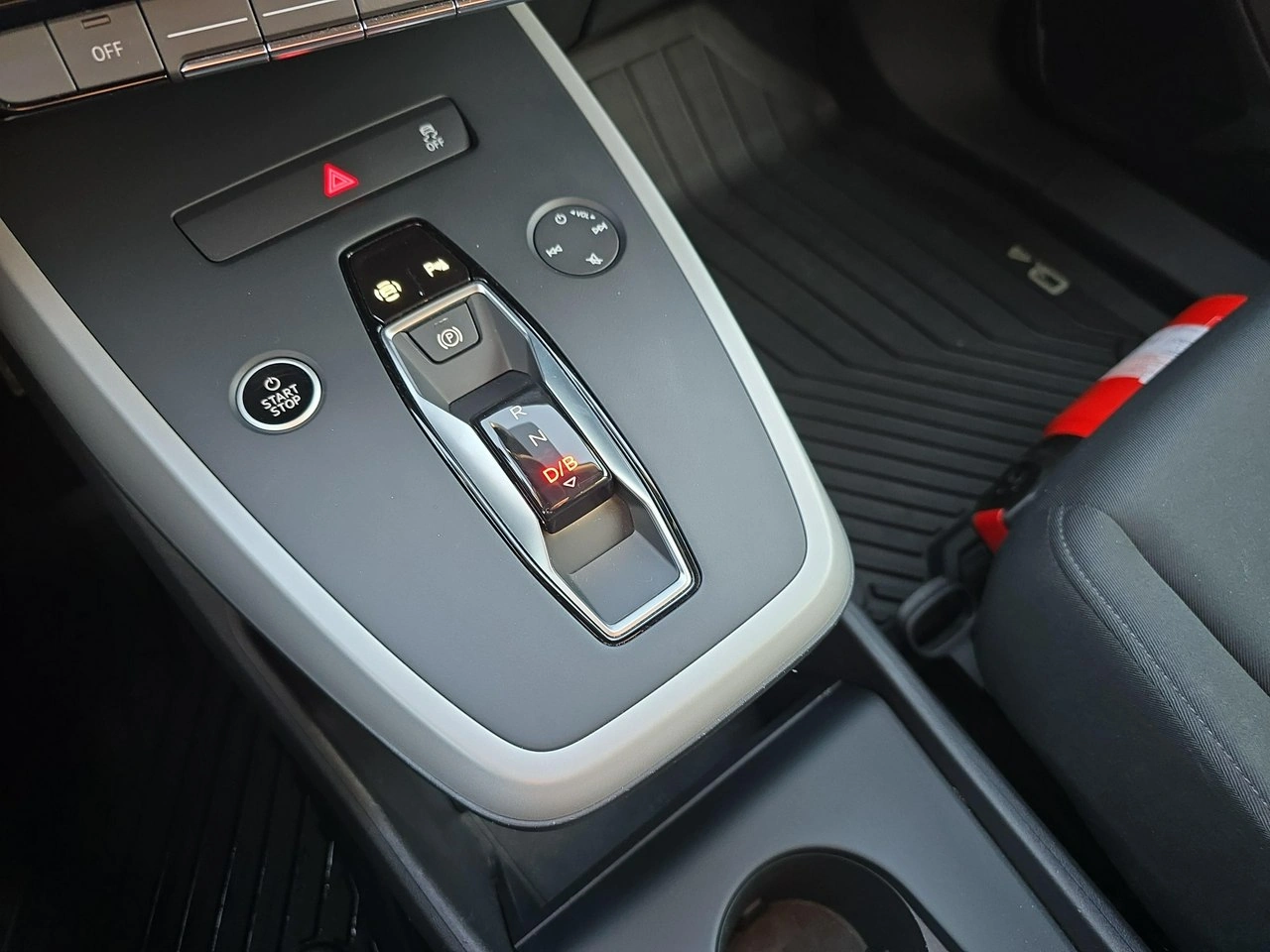 Audi Q4 e-tron - Zdjęcie 13