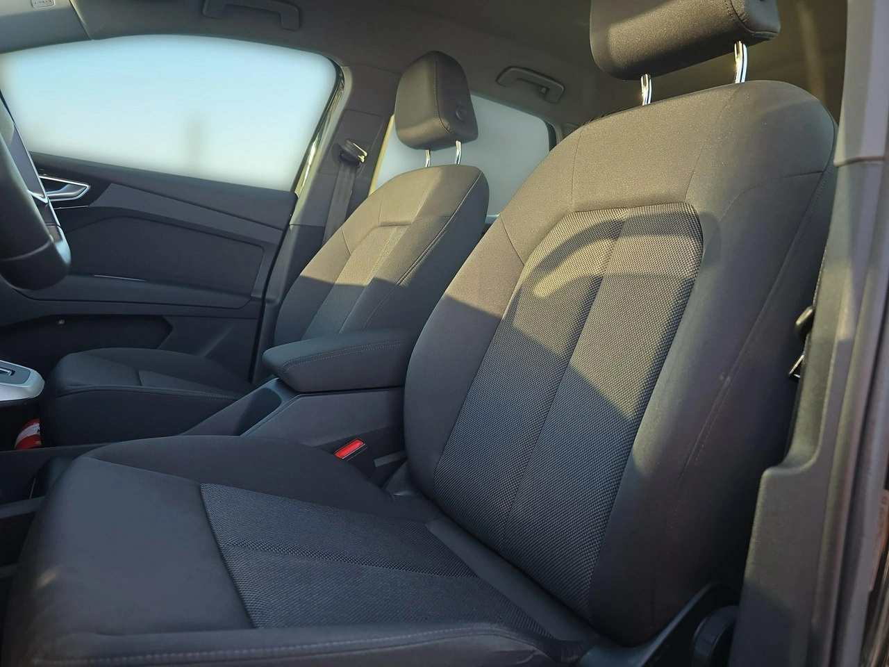 Audi Q4 e-tron - Zdjęcie 16