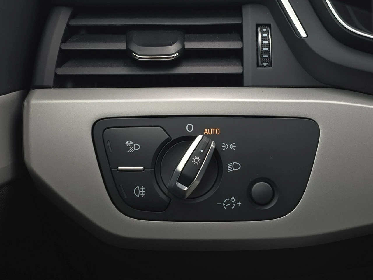 Audi A4 - Zdjęcie 24