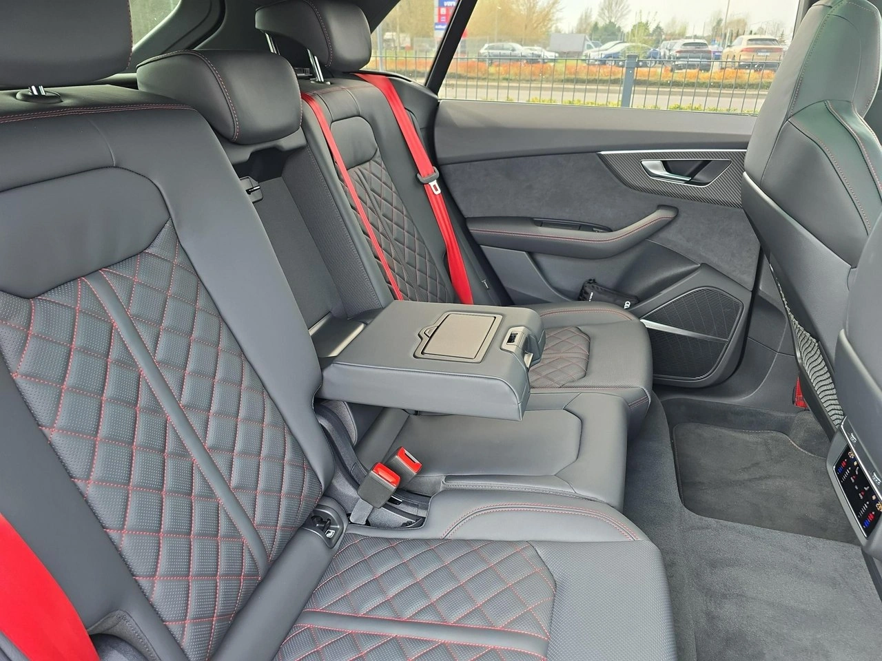 Audi SQ8 - Zdjęcie 10