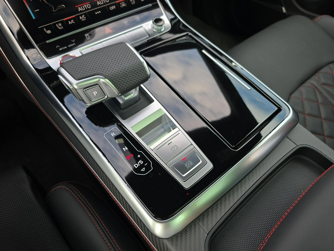 Audi SQ8 - Zdjęcie 13