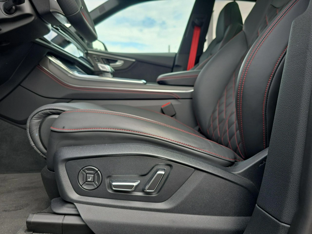 Audi SQ8 - Zdjęcie 17