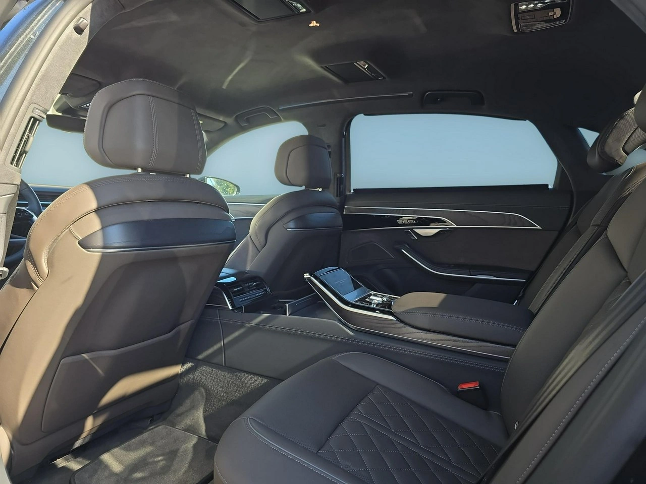 Audi A8 - Zdjęcie 19