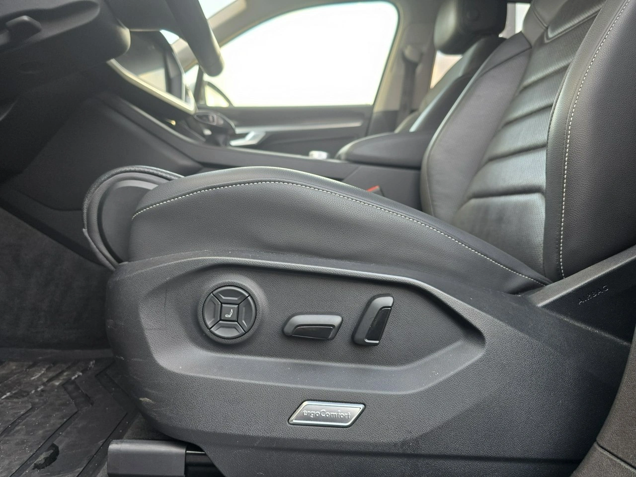 Volkswagen Touareg - Zdjęcie 10